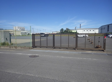 既存他社門扉の動きが悪い